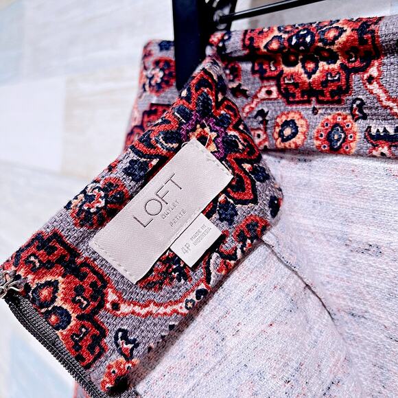 LOFT Double Slit Tapestry Skirt Gray Red Knee Length Career Womens 4P 4 Petite - Picture 4 of 5